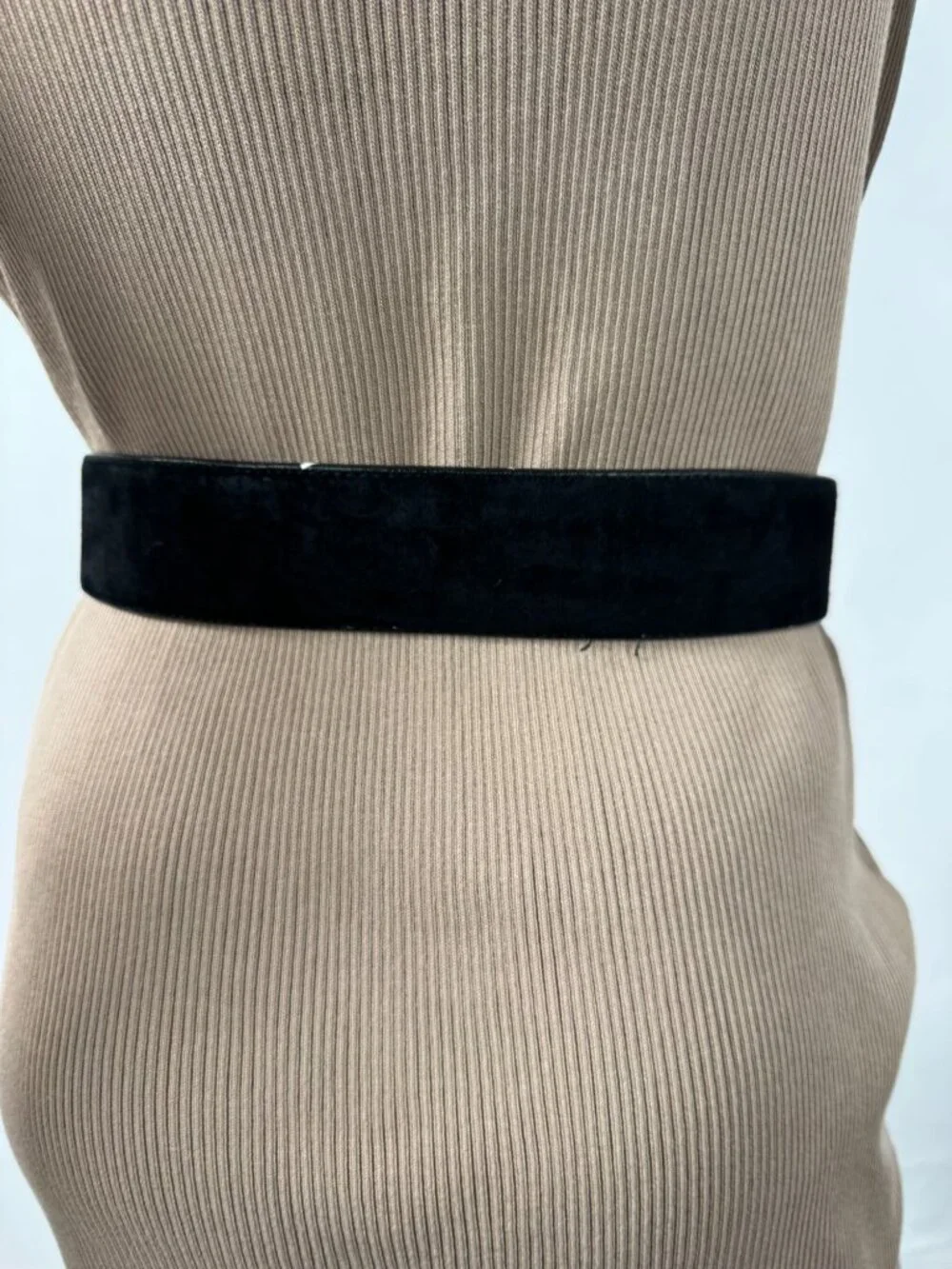 Lord and Taylor Vintage Black Suede Leather Belt With Gold-Tone Buckle Medium Ge